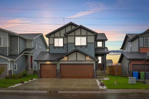 Photo of 110 Waterford Road, Chestermere, AB T1X 2P6 (MLS # A2309644)