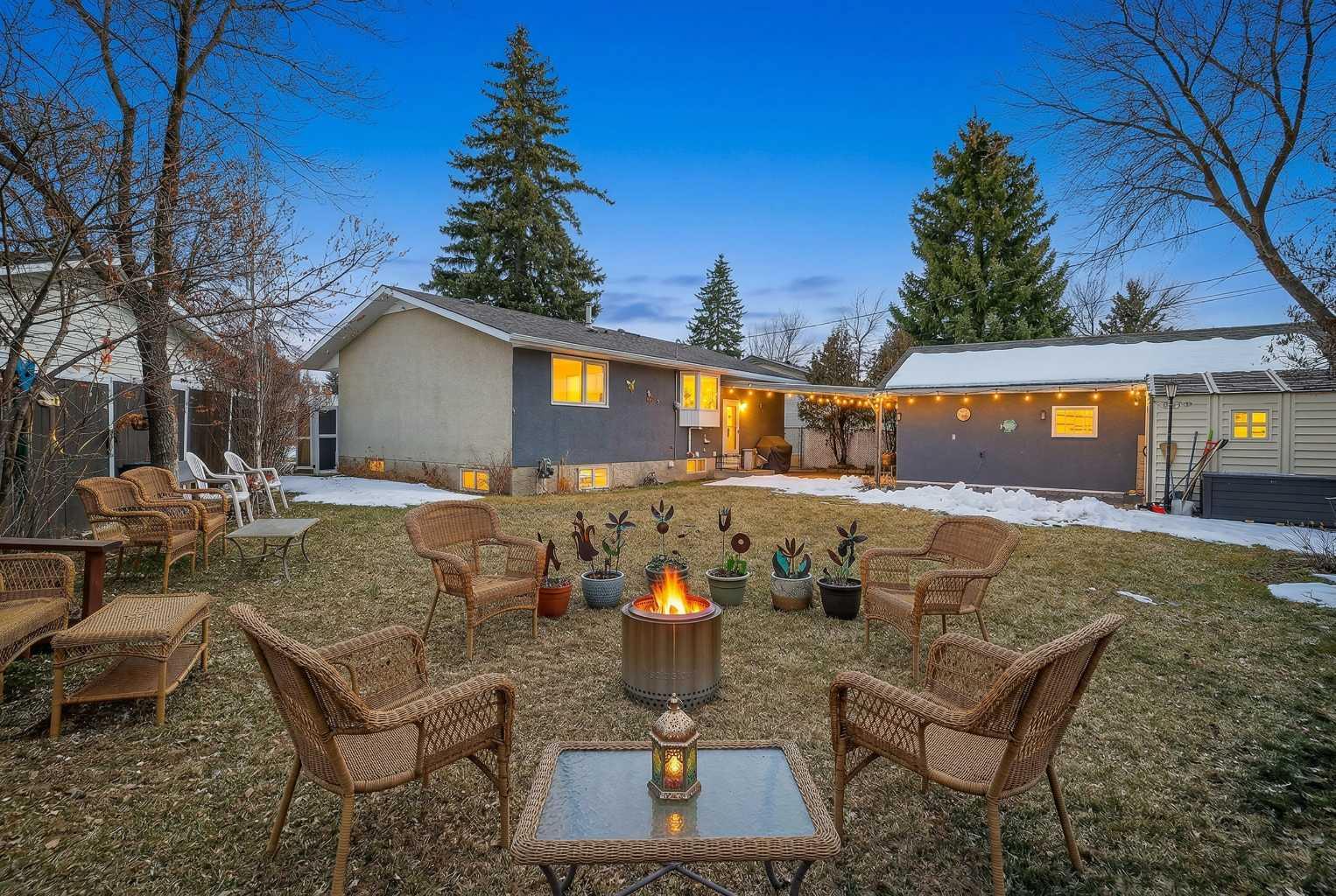 255 Penmeadows Close SE