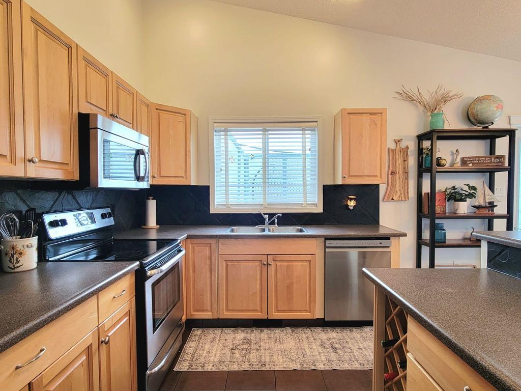 Photo of 1103 11A Street, Beaverlodge, AB T0H 0C0 (MLS # A2283802)