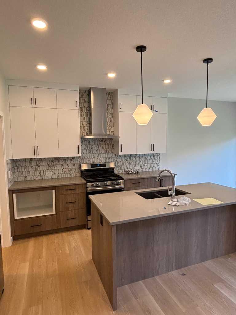 111 Chinook Winds Manor SW