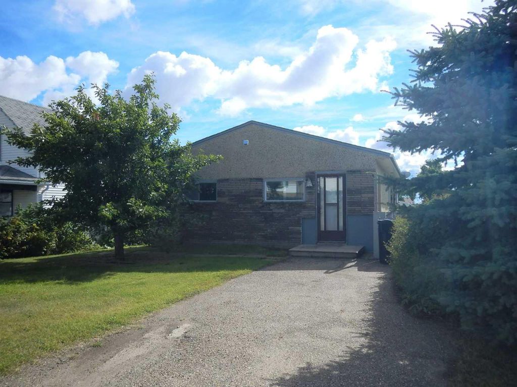 Photo of 10829 106 Avenue, Fairview, AB T0H 1L0 (MLS # A2310159)