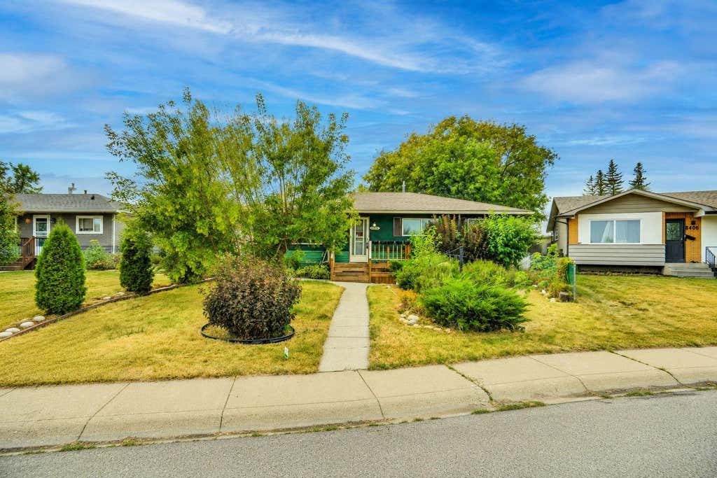 Photo of 5404 Valentine Crescent SE, Calgary, AB T2A 2K6 (MLS # A2335034)