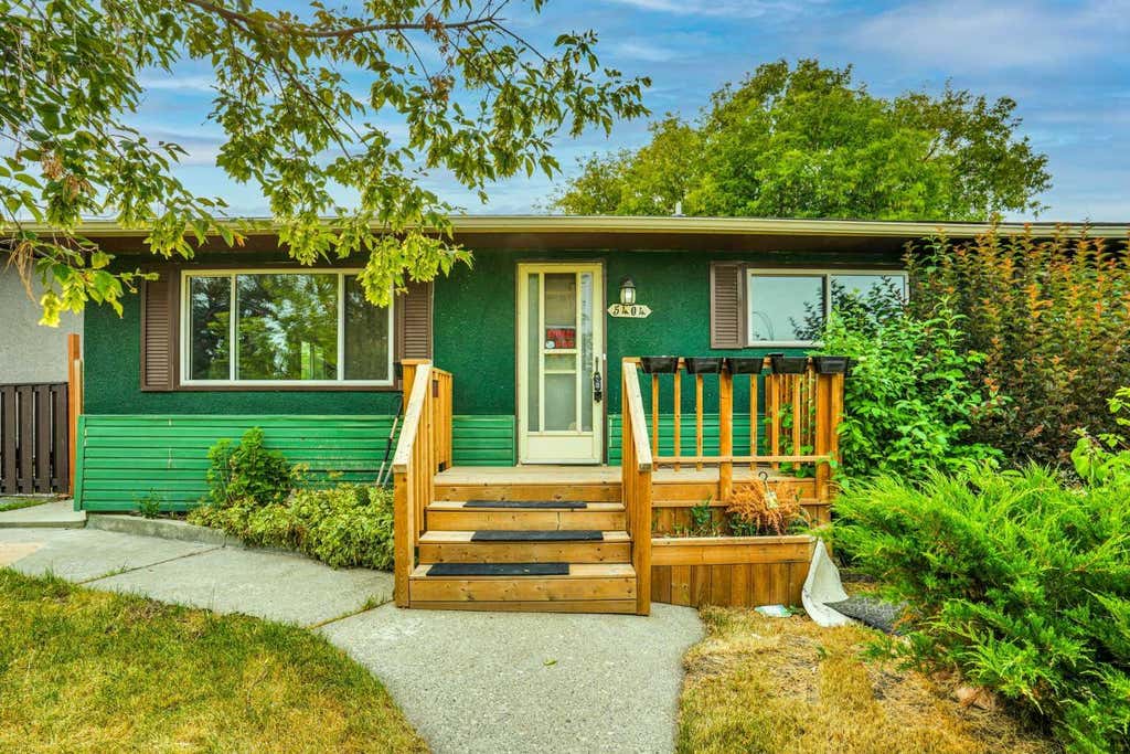 Photo of 5404 Valentine Crescent SE, Calgary, AB T2A 2K6 (MLS # A2335034)