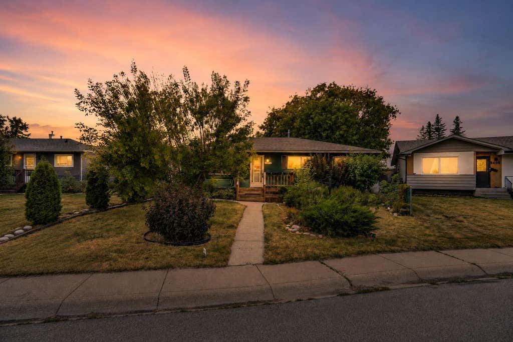 Photo of 5404 Valentine Crescent SE, Calgary, AB T2A 2K6 (MLS # A2335034)