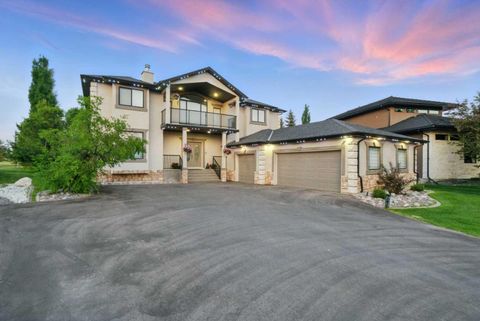 Photo of 31 Lynx Meadows Court NW, Calgary, AB T3L 2M1 (MLS # A2269150)