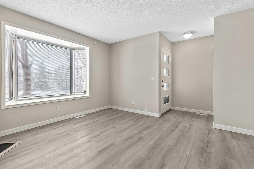 129 Berwick Drive NW