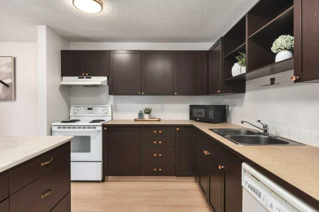 550 Westwood Drive SW 305