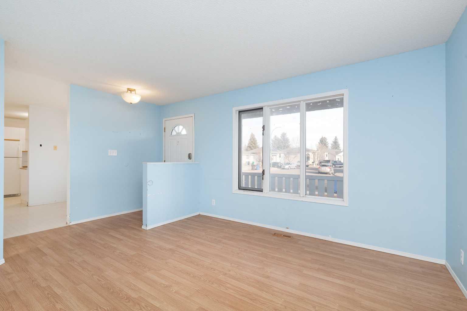 209 Mt Blakiston Road W