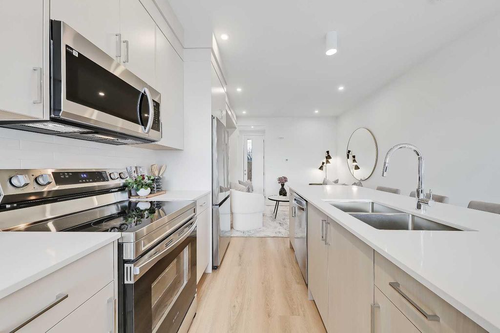 Photo of 828 8 Avenue NE #2, Calgary, AB T2E 9E2 (MLS # A2282706)