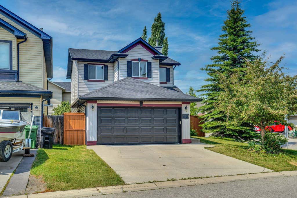 Photo of 191 Cranwell Crescent SE, Calgary, AB T3M 1G1 (MLS # A2331704)