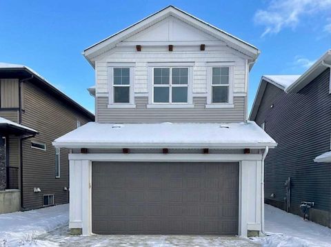 148 Hotchkiss Common SE Calgary AB T3S 0N8