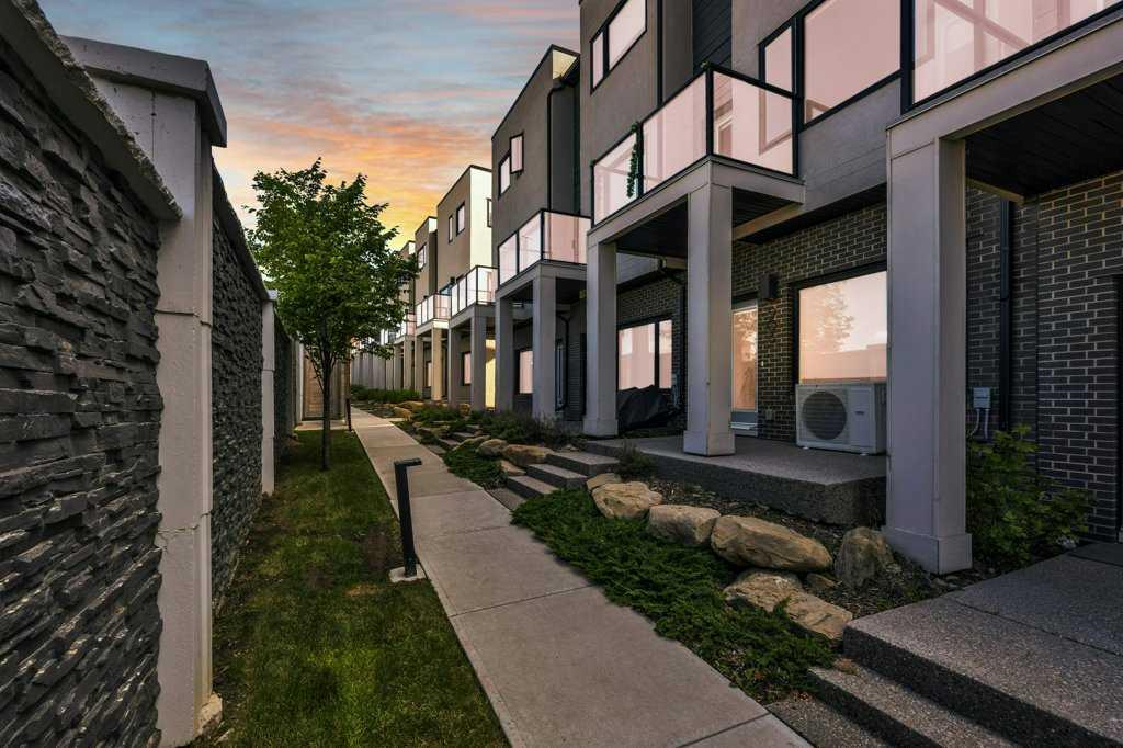 218 Sherwood Square NW 903