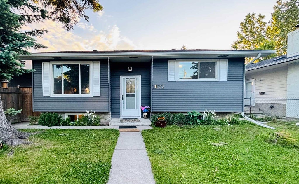 Photo of 1672 Marlyn Way NE, Calgary, AB T2A 3K7 (MLS # A2324575)