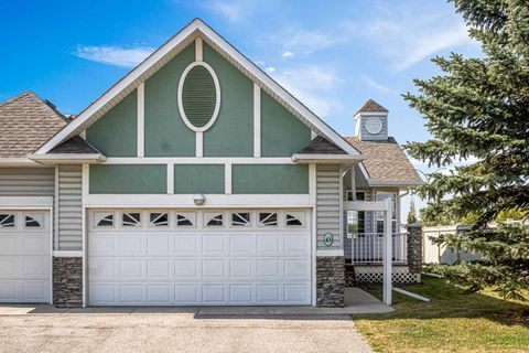 1008 Woodside Way NW 43 Airdrie AB T4B 2T8