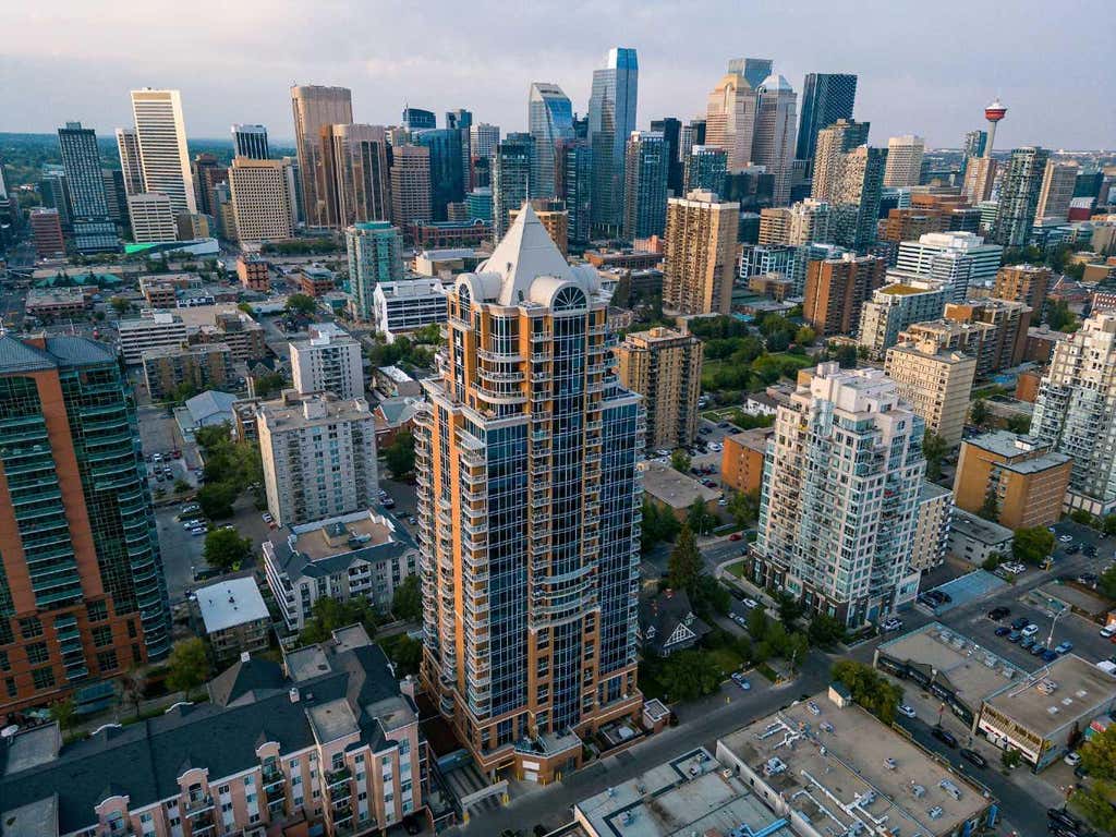 Photo of 817 15 Avenue SW #803, Calgary, AB T2R 0H8 (MLS # A2326126)