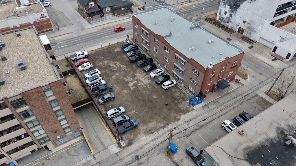Photo of 805 12 Avenue SW, Calgary, AB T2R 0J1 (MLS # A2330009)
