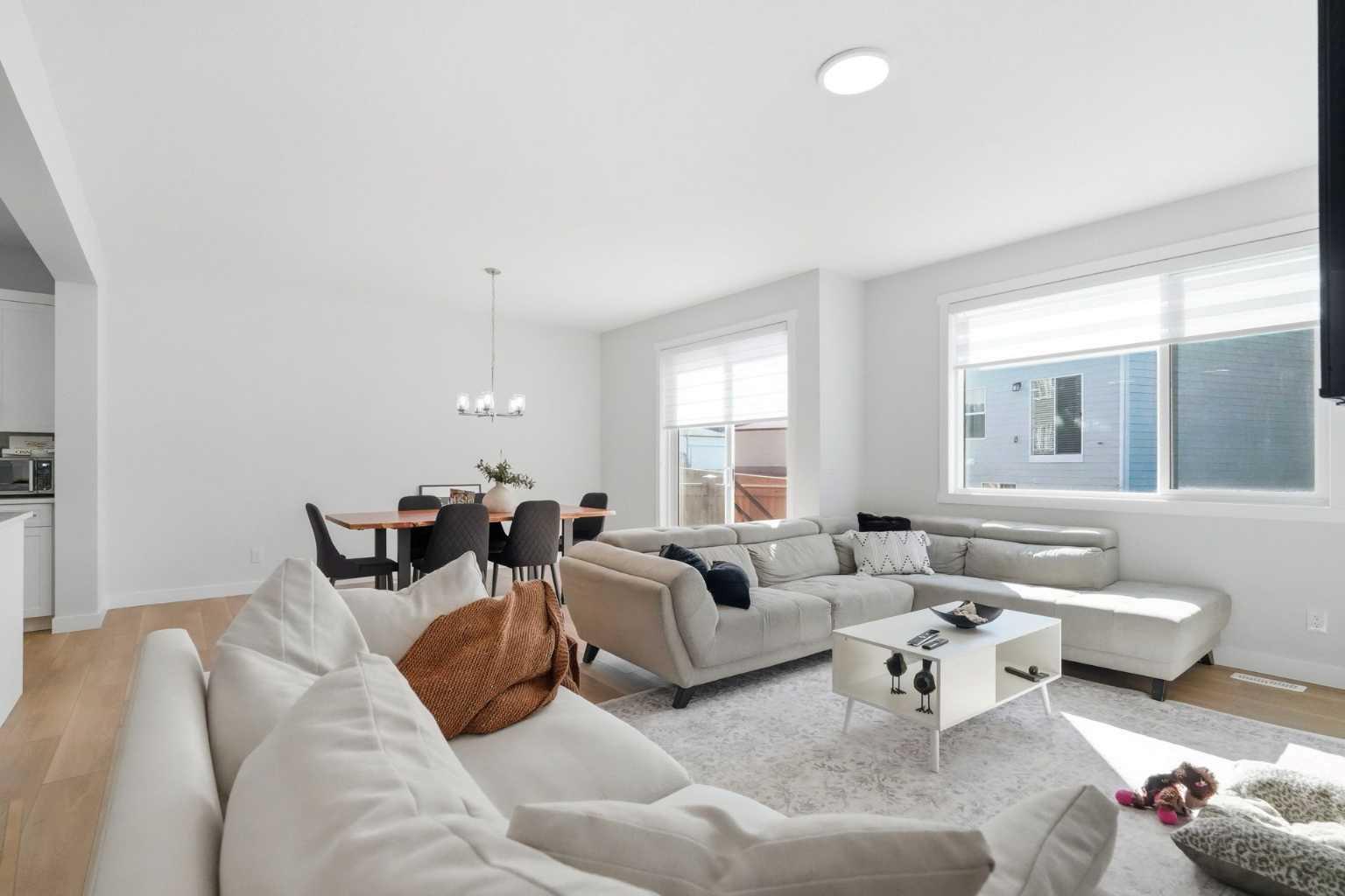 107 Versant View SW