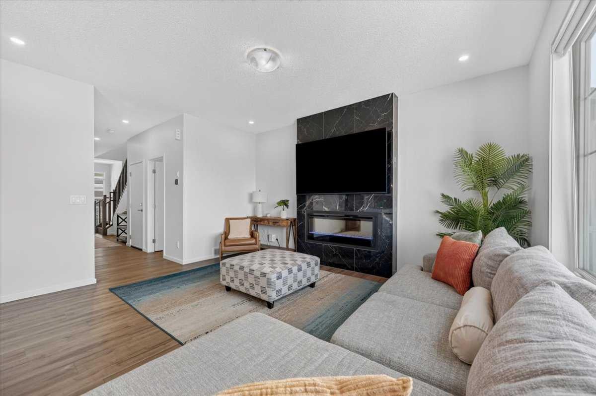 144 Carringham Way NW