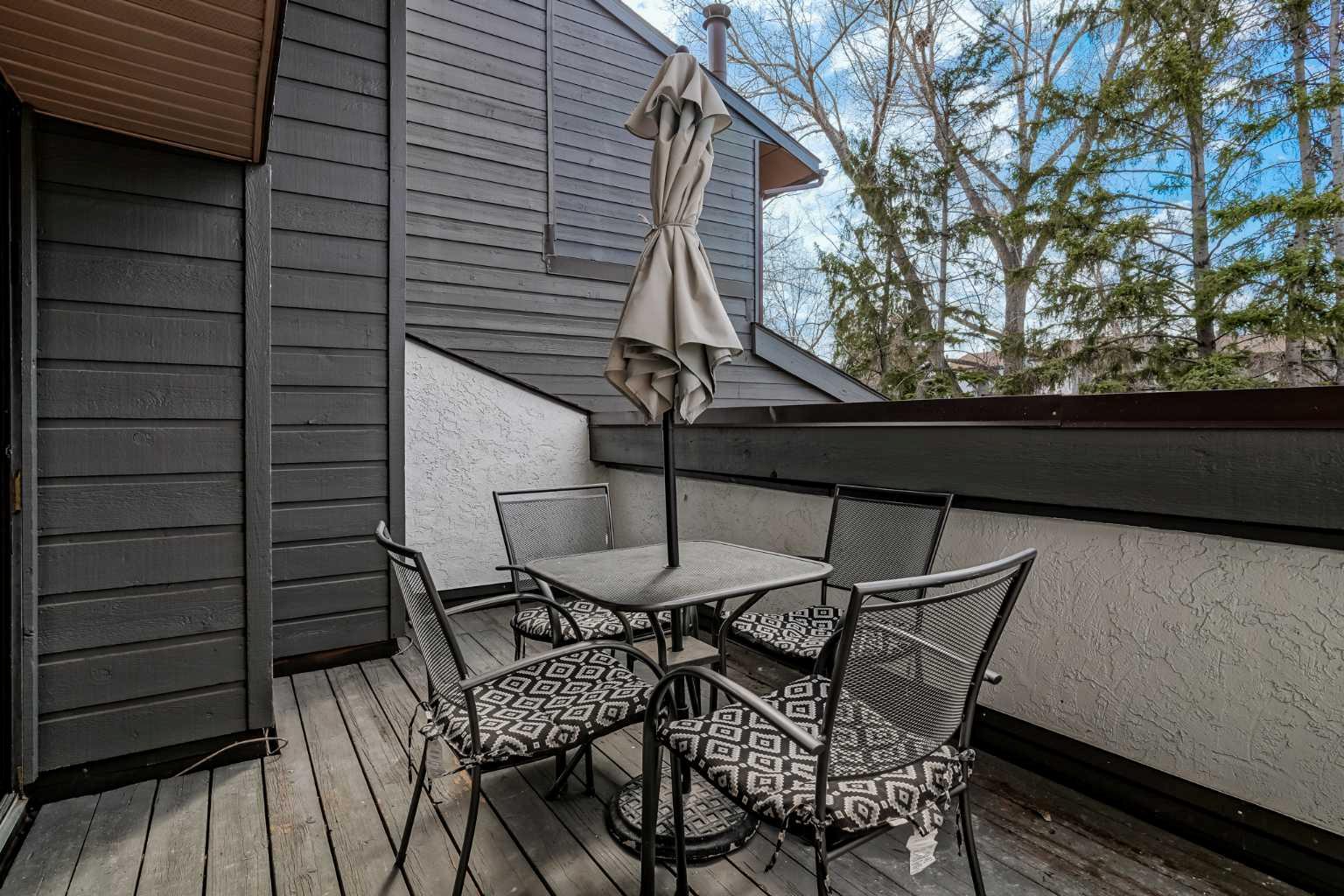 2520 Palliser Drive SW 1008