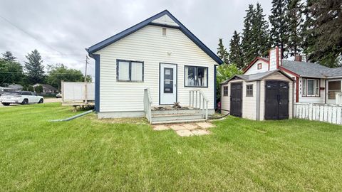 Photo of 5301 51 Street, Lloydminster, AB T9V 0P5 (MLS # A2320319)