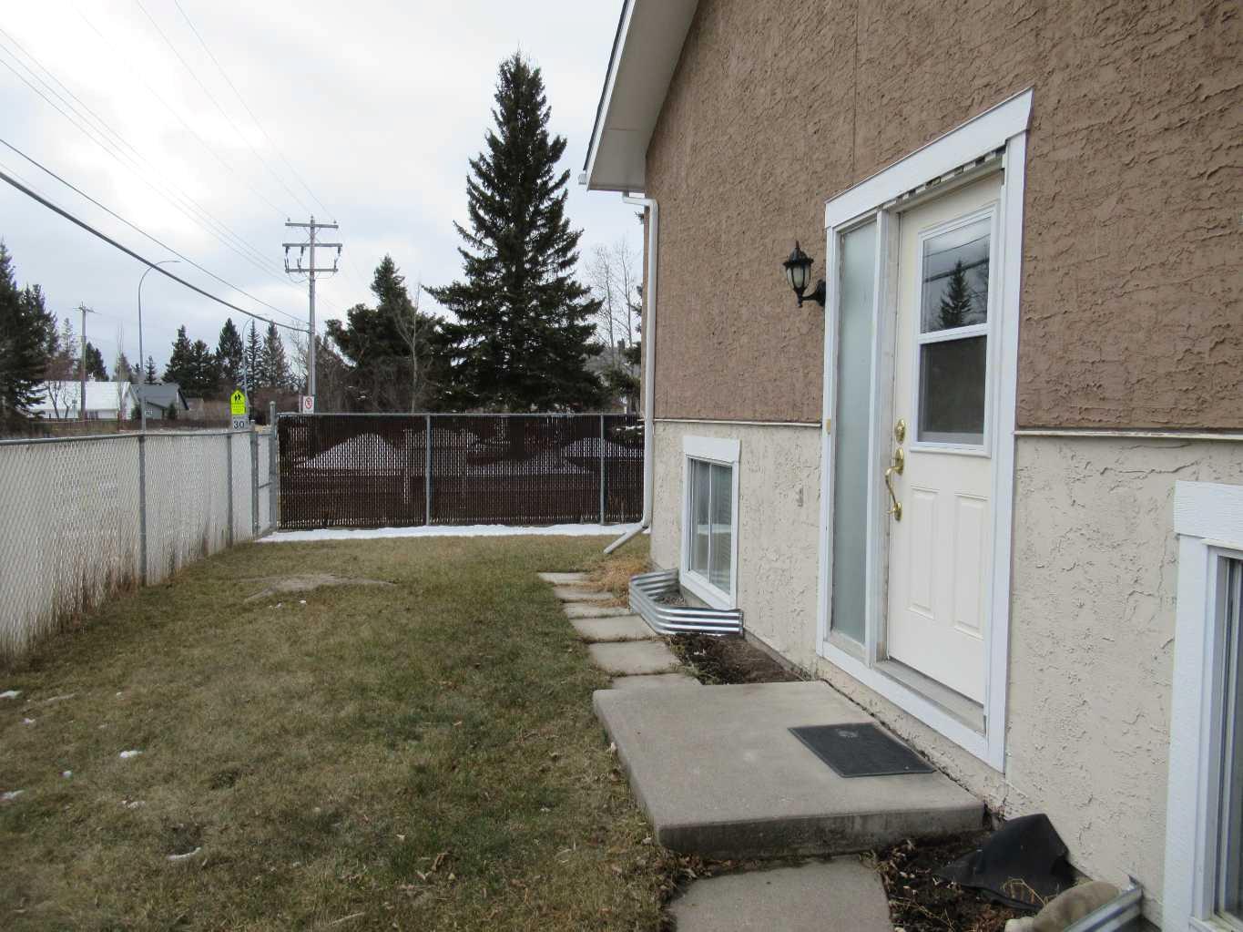 420 Center Street N 18