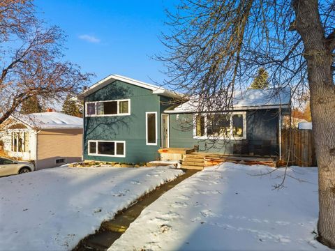 143 Ferncliff Crescent SE Calgary AB T2H 0V5