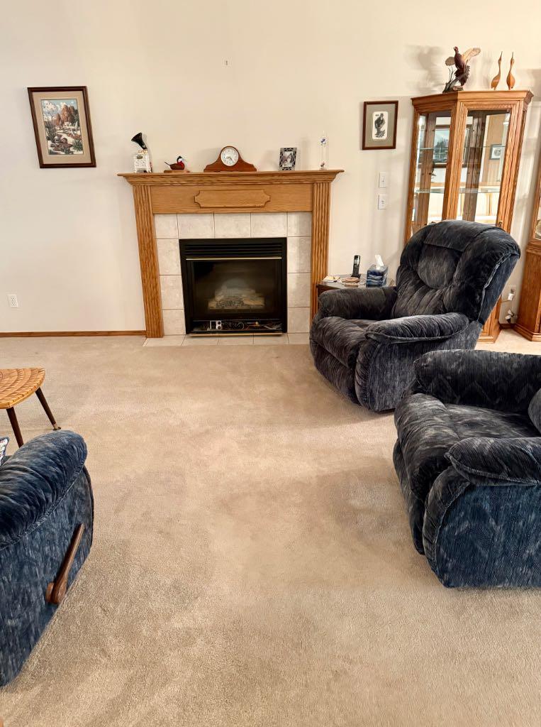 915 Highland Green Drive NW