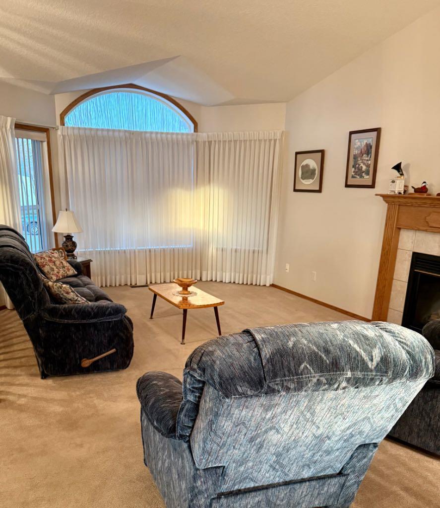 915 Highland Green Drive NW