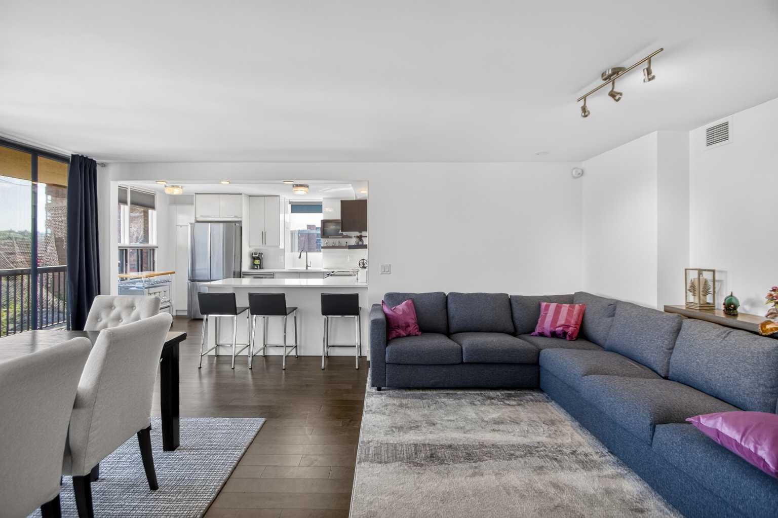 1001 14 Avenue SW 702