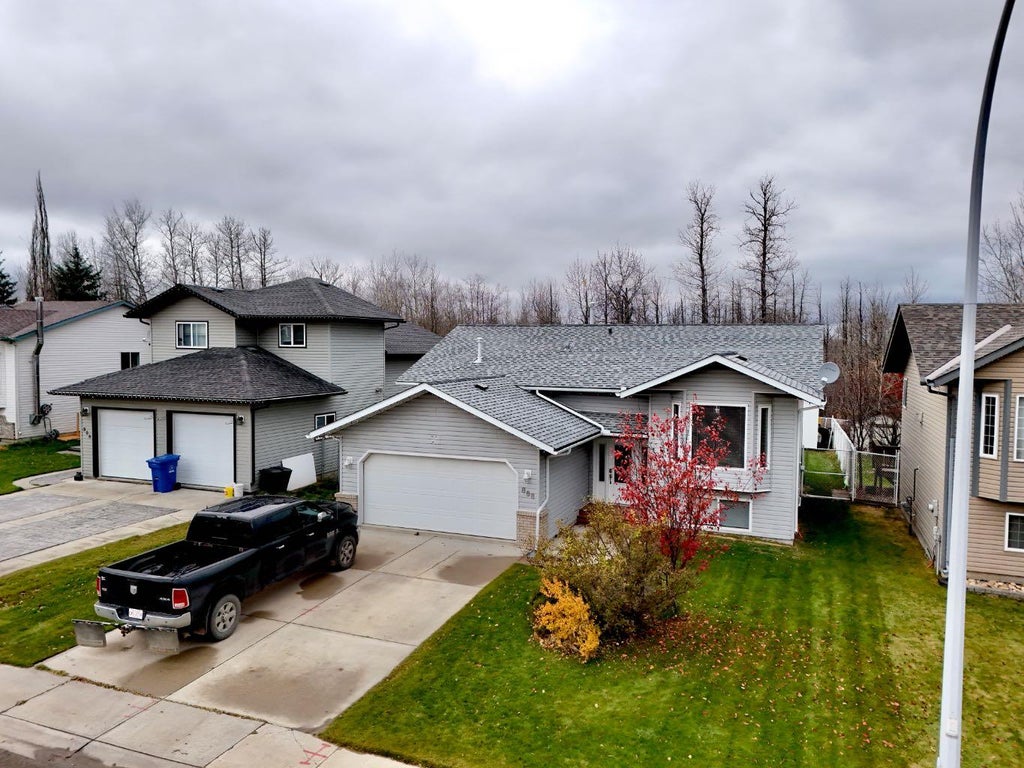 Photo of 808 10 Street, Fox Creek, AB T0H 1P0 (MLS # A2354713)