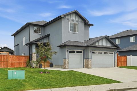 Photo of 1356 Lackner Boulevard, Carstairs, AB T0M 0N0 (MLS # A2328296)