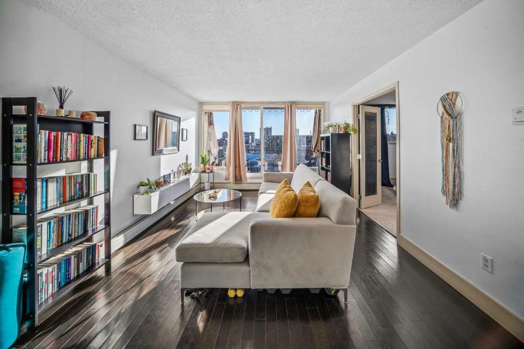 Photo of 505 19 Avenue SW #504, Calgary, AB T2S 0E4 (MLS # A2288993)