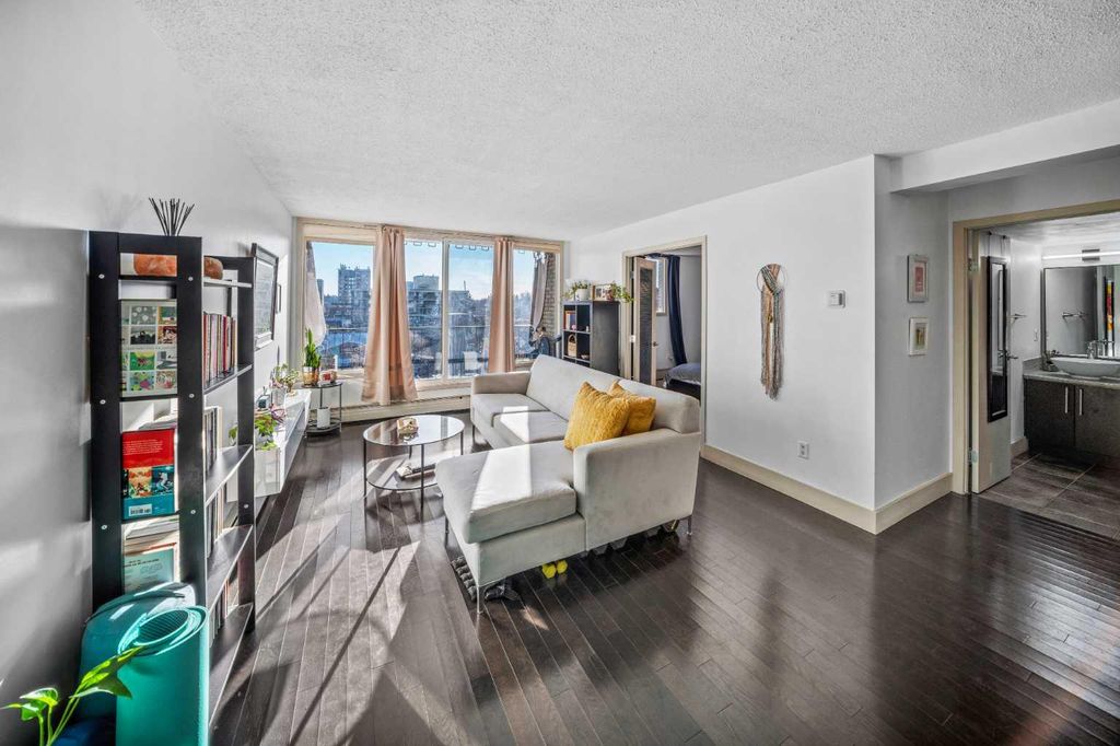 Photo of 505 19 Avenue SW #504, Calgary, AB T2S 0E4 (MLS # A2288993)