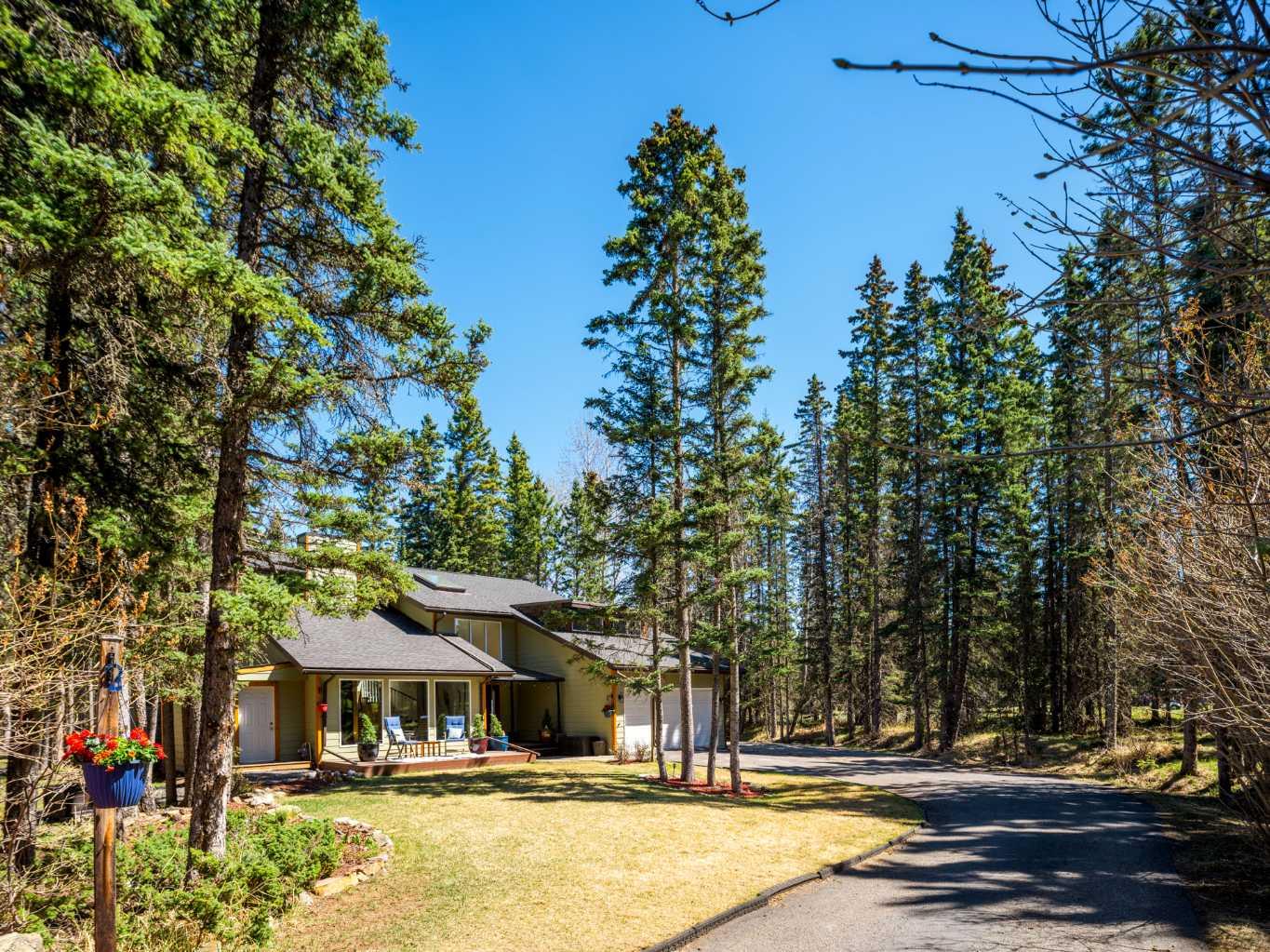 76 Redwood Meadows Drive
