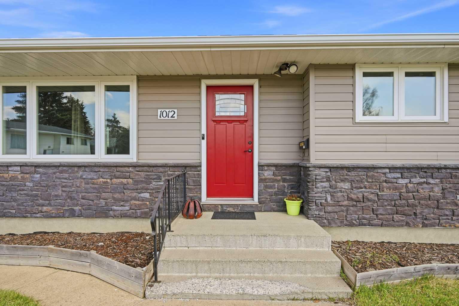 1012 Riddell Place SE