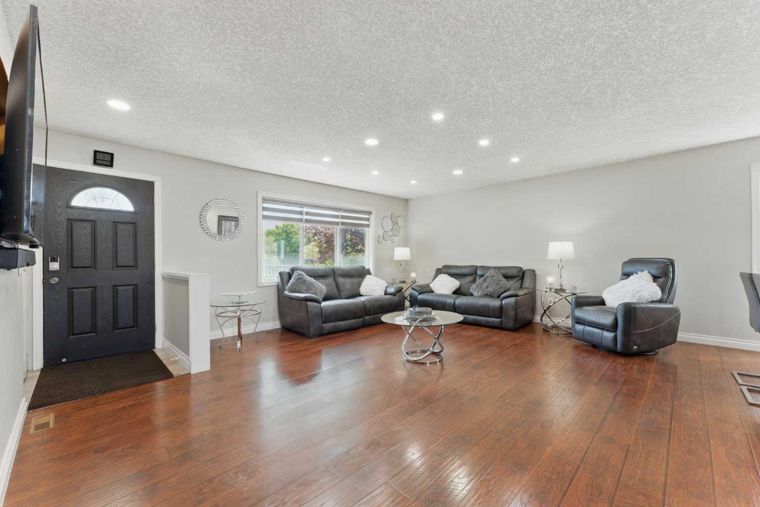 1023 Maitland Way NE