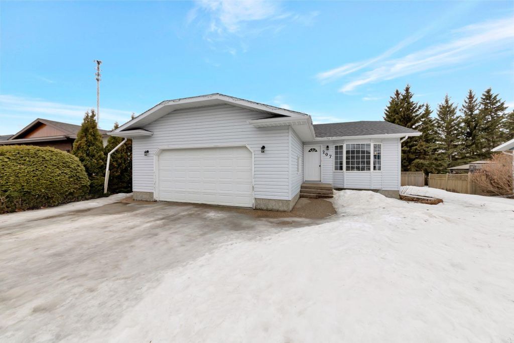 Photo of 207 3rd Avenue E, Neilburg, SK S0M 2C0 (MLS # A2294907)