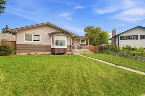 Photo of 6352 Travois Crescent NW, Calgary, AB T2K 3S7 (MLS # A2351340)