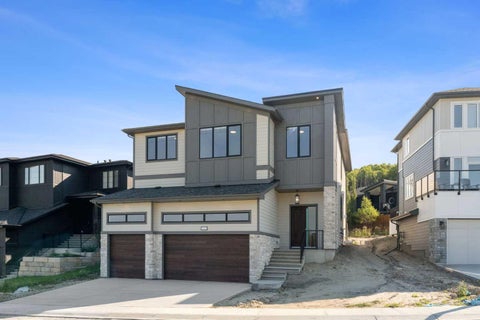 Photo of 140 Crestridge Terrace SW, Calgary, AB T3Z 3N1 (MLS # A2339750)