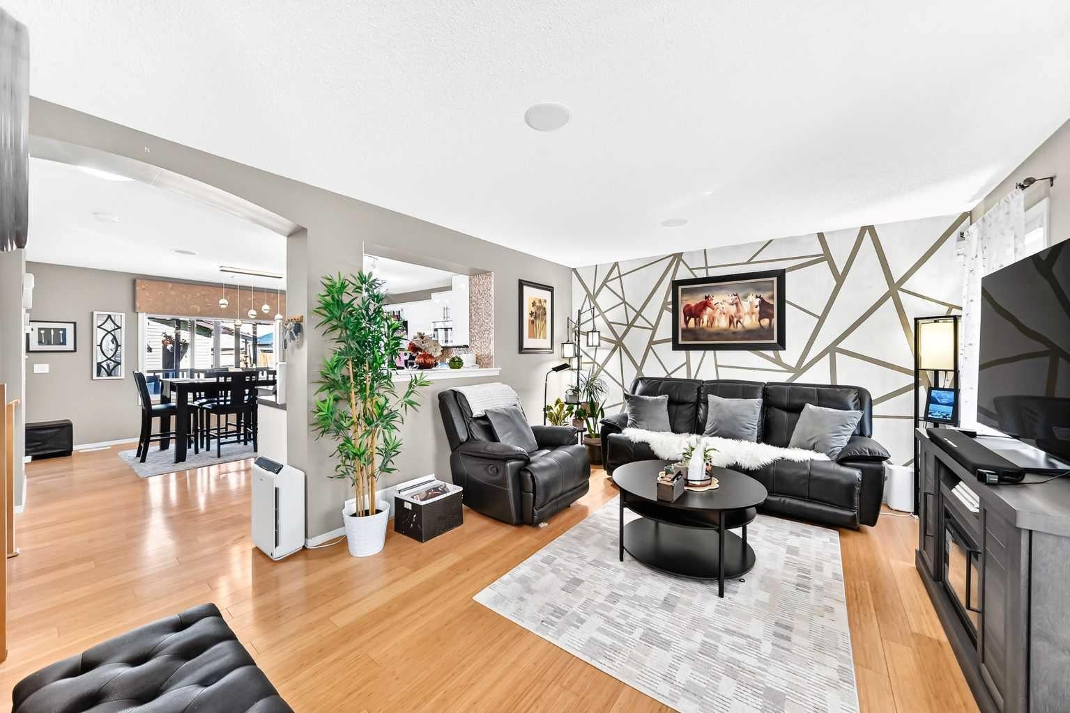223 Skyview Ranch Way NE