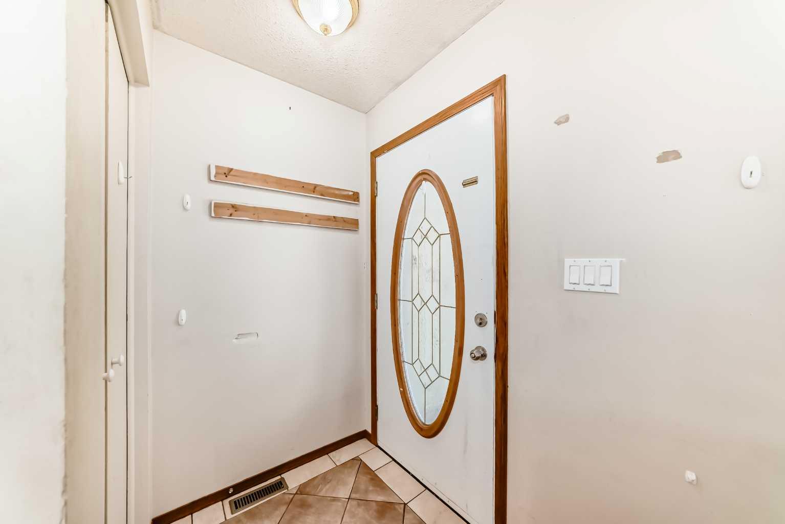 927 Midridge Drive SE