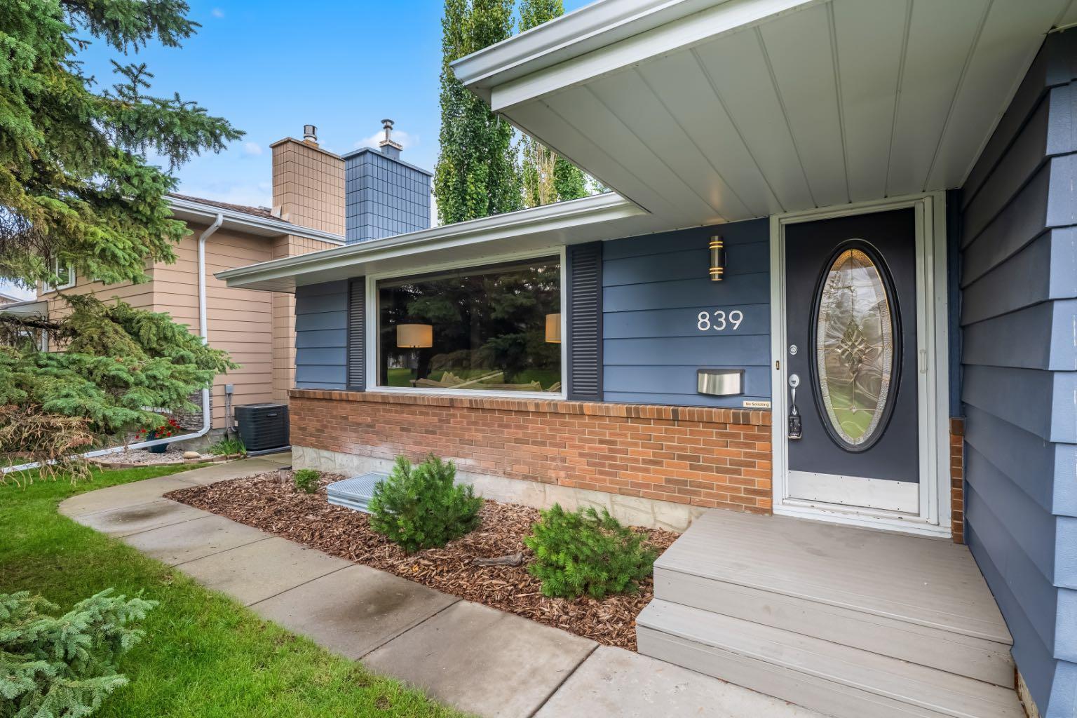 839 Lake Twintree Crescent SE