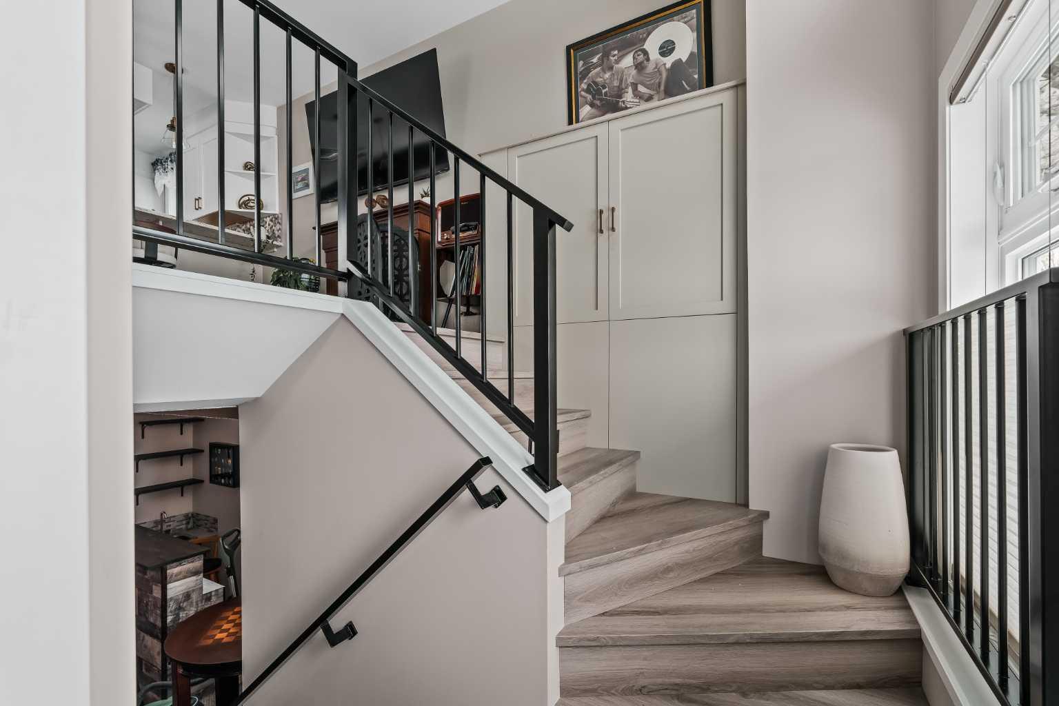 60 HUNTERHORN Crescent NE