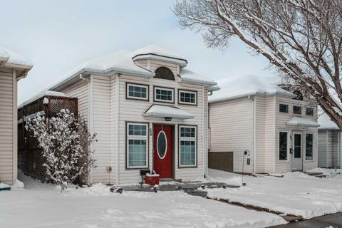 60 HUNTERHORN Crescent NE Calgary AB T2K 6J3