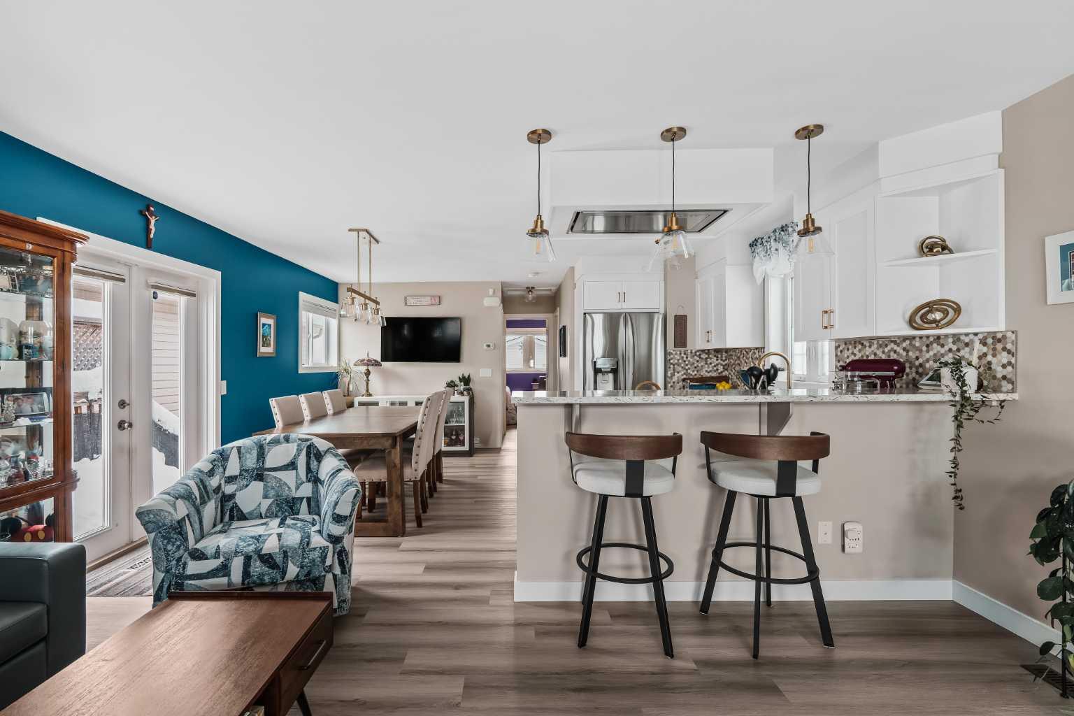 60 HUNTERHORN Crescent NE