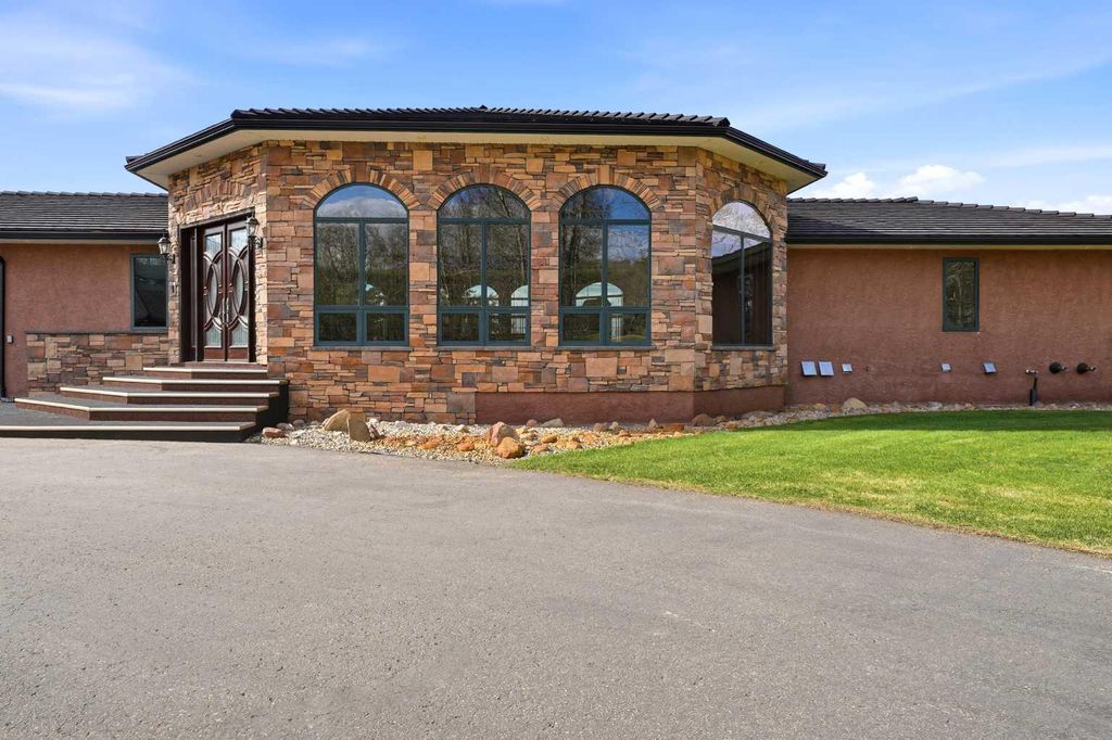 Photo of 252072 Township Road 431A, Rural Ponoka County, AB T4J 1R1 (MLS # A2310168)