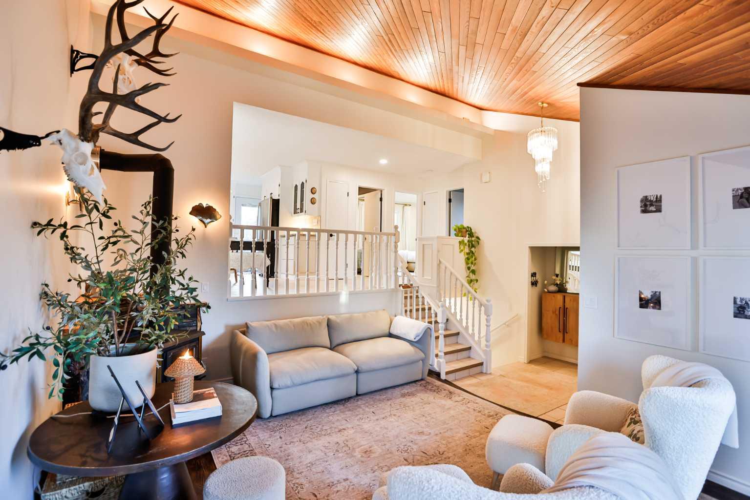 70 Sherwood Boulevard W