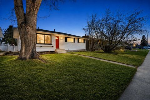 Photo of 9812 2 Street SE, Calgary, AB T2J 0W2 (MLS # A2308630)