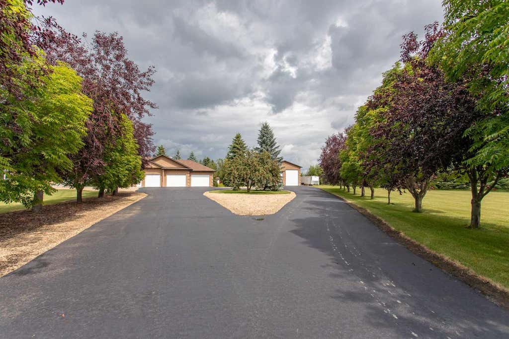 Photo of 261066 Township Road 422, Rural Ponoka County, AB T4J 1R3 (MLS # A2337004)