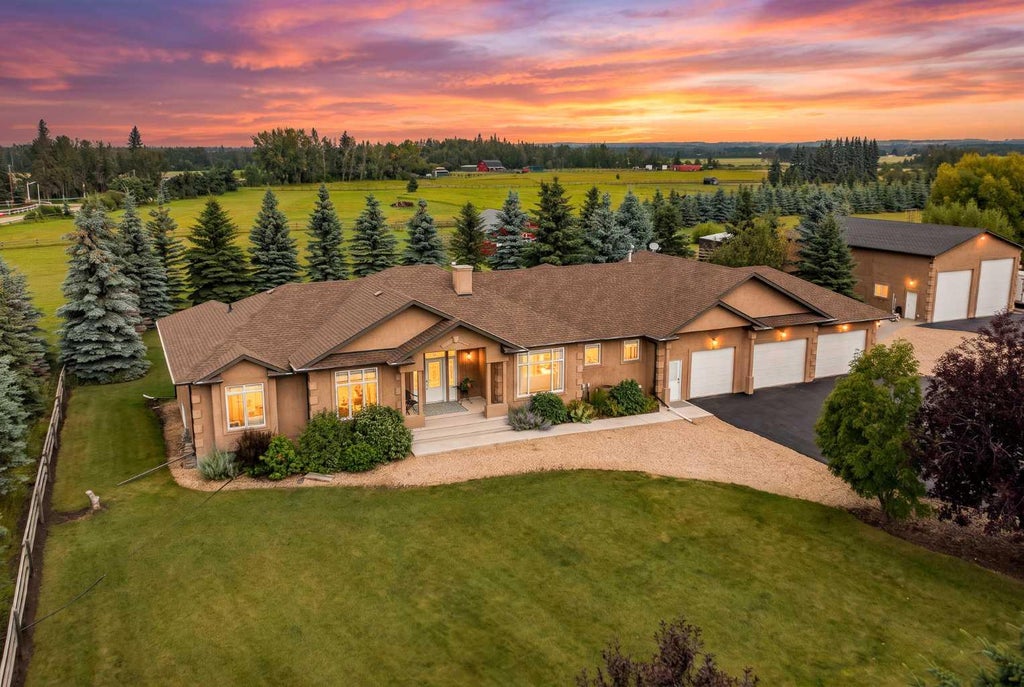 Photo of 261066 Township Road 422, Rural Ponoka County, AB T4J 1R3 (MLS # A2337004)